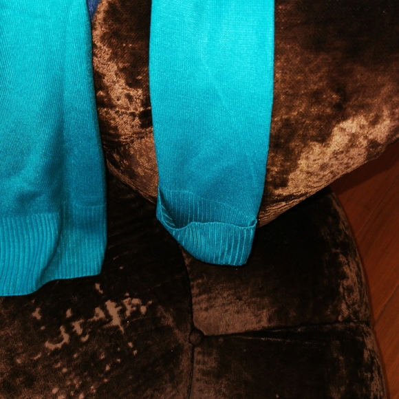 Lovely light sweater - Picture 2 of 4